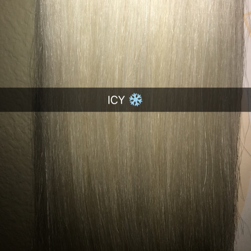 Platnuim blonde enstyle hair Icy ❄️